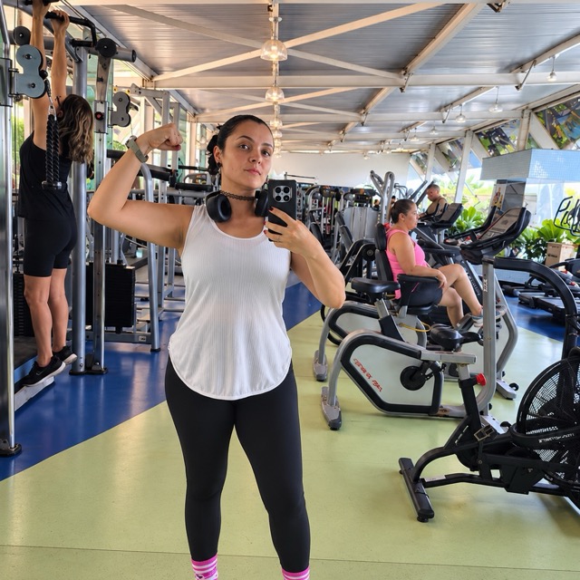 Samantha na academia